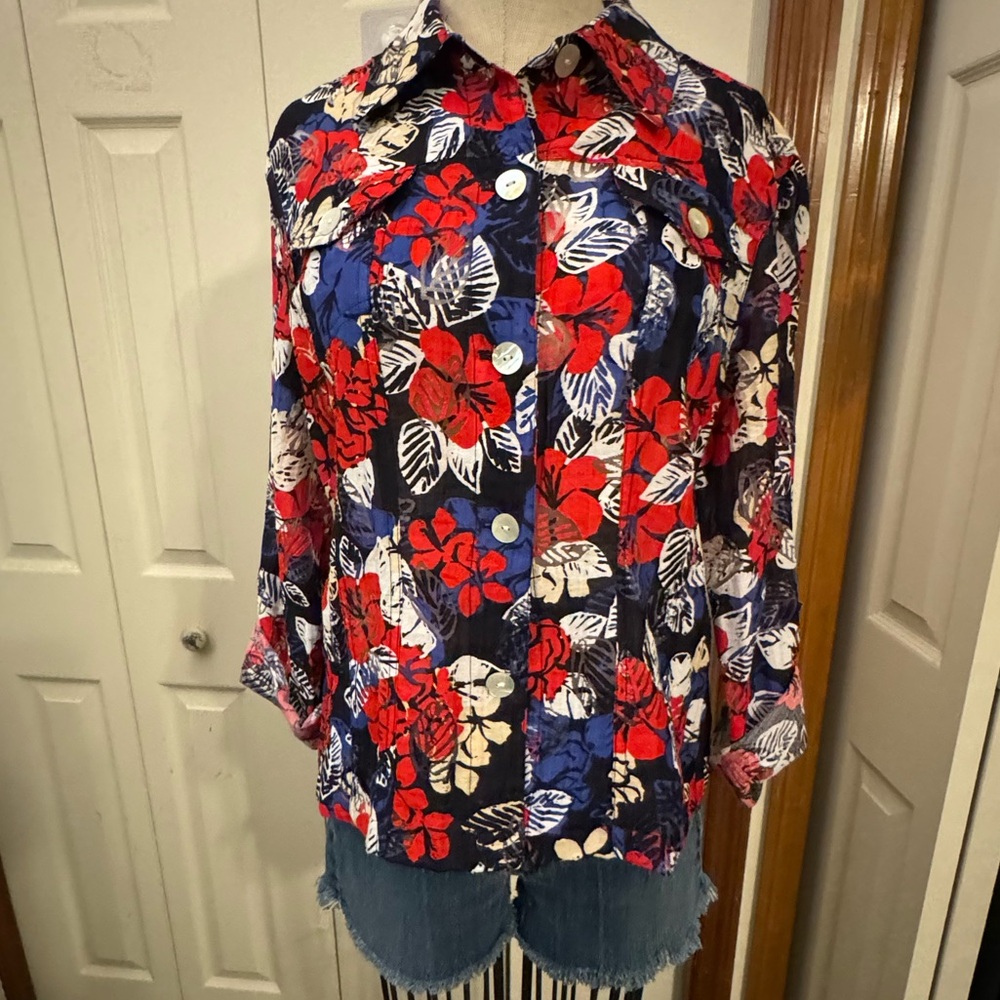 Vintage Red White Blue floral button down blouse